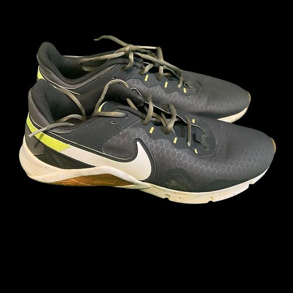 Nike Legend Essential 2 Men's Athletic Running Shoes CQ9356-330 Size 12 - Picture 1 of 7